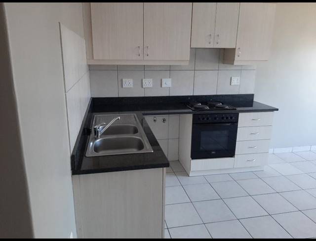 2 BEDROOM PROPERTY TO RENT IN BURGUNDY ESTATE